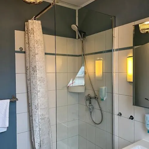 Familienunterkunft 2 Sz Balkon Zentral Stadtnah Bola 50a