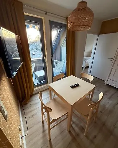 Familienunterkunft 2 Sz Balkon Zentral Stadtnah Bola 50a