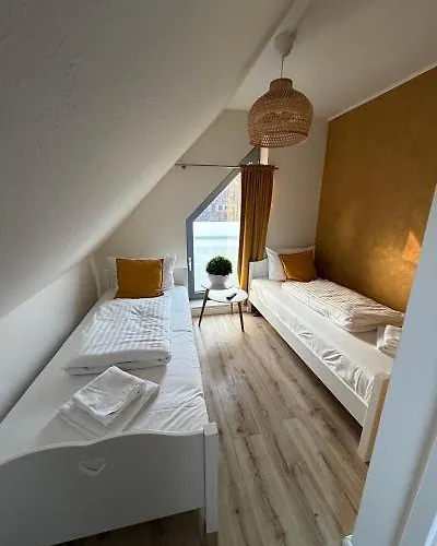 Familienunterkunft 2 Sz Balkon Zentral Stadtnah Bola 50a *